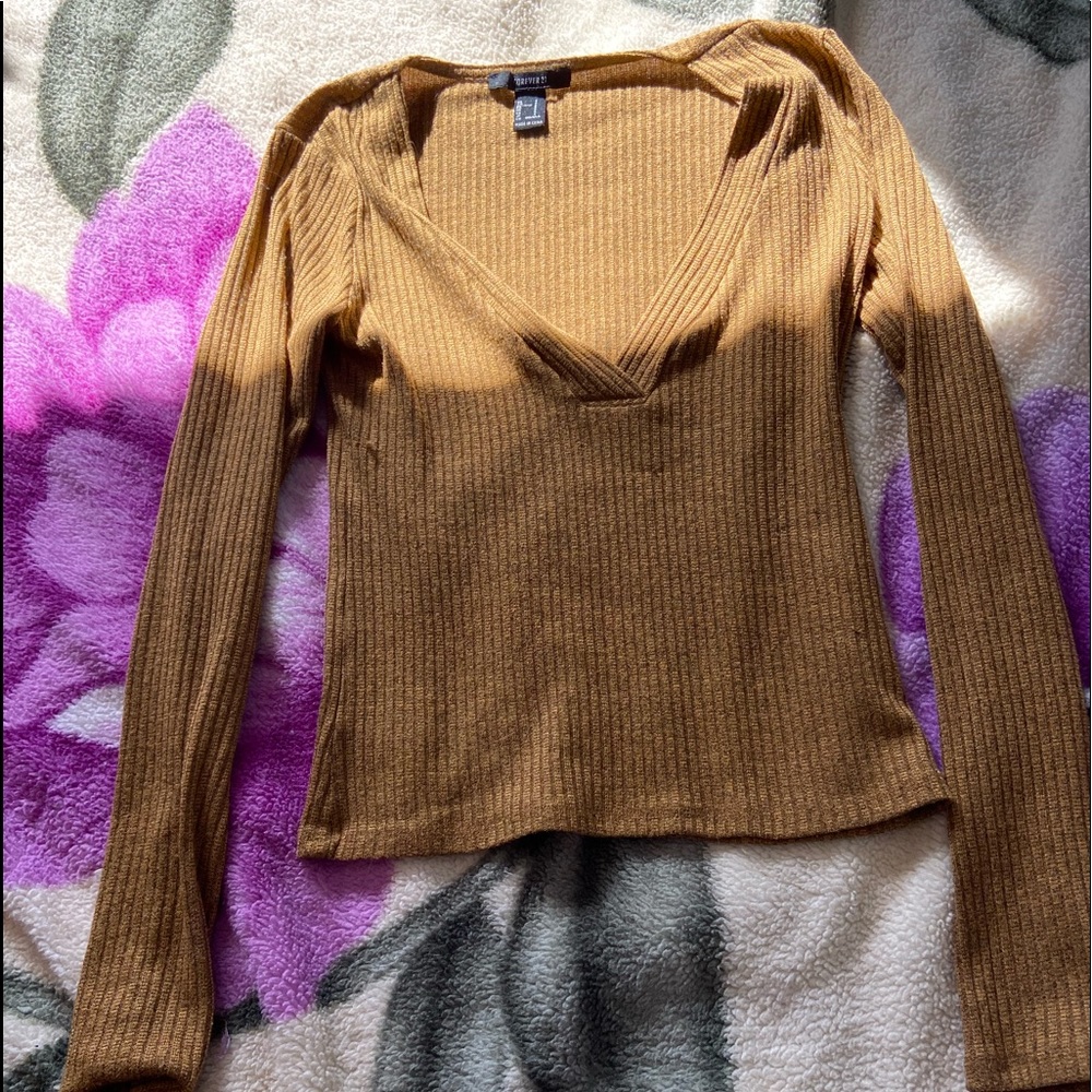 Forever 21 long sleeve with v neck